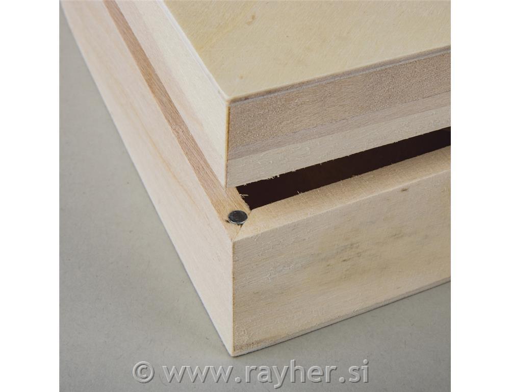 Lesena škatla Srce, 25.3x24x6cm, magnetno zapiralo