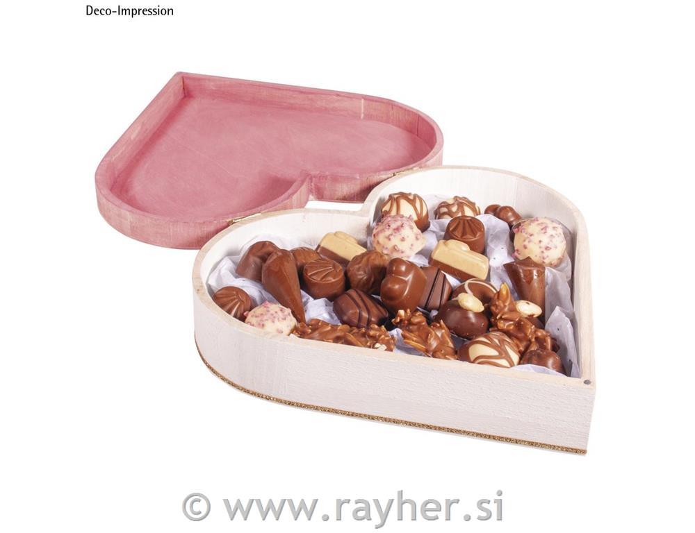 Lesena škatla Srce, 25.3x24x6cm, magnetno zapiralo