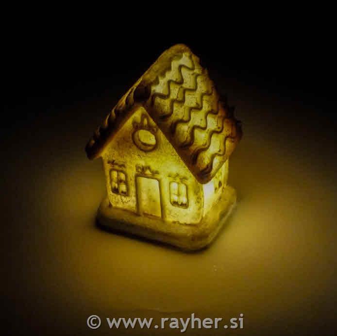 Hiška "piškotek" 8.2cm