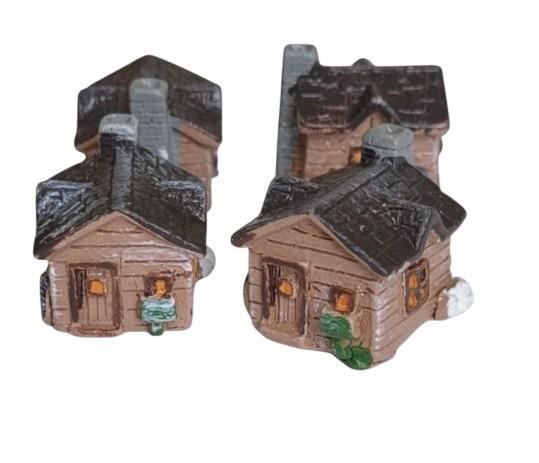 Hišice, rahlo zasnežene, set 4