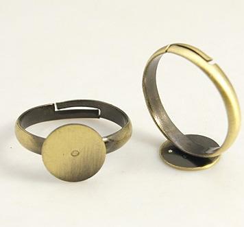 PRSTAN S PLOŠČICO, ANTIK BRON,17MM