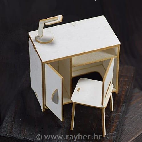 IZREZ IZ LEPENKE, 3D, V PISARNI