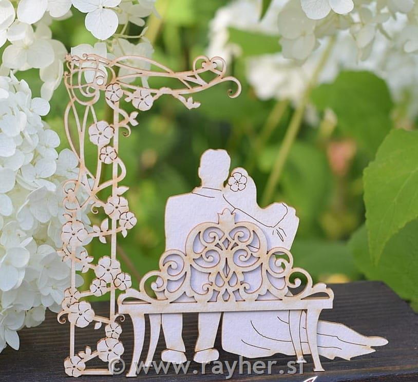 IZREZ IZ LEPENKE,MLADOPOROČENCA NA KLOPI POD PERGOLO