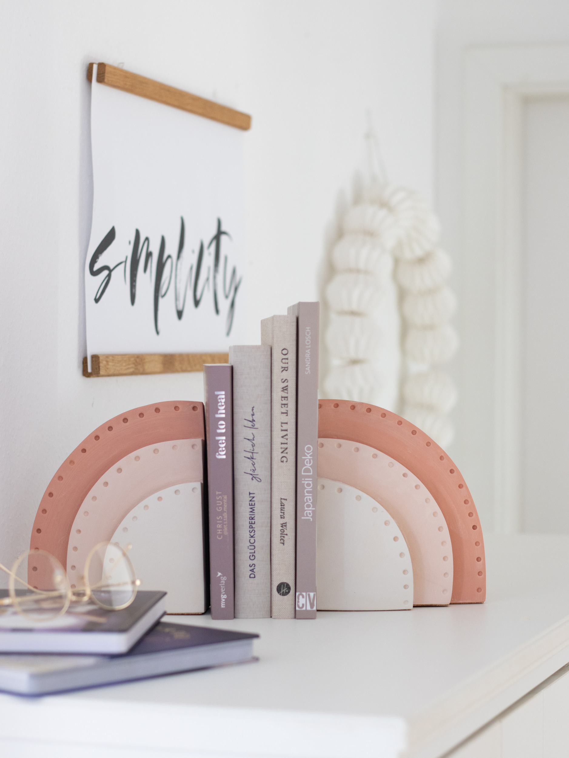 KNJIŽNI NOSILCI V OBLIKI MAVRICE