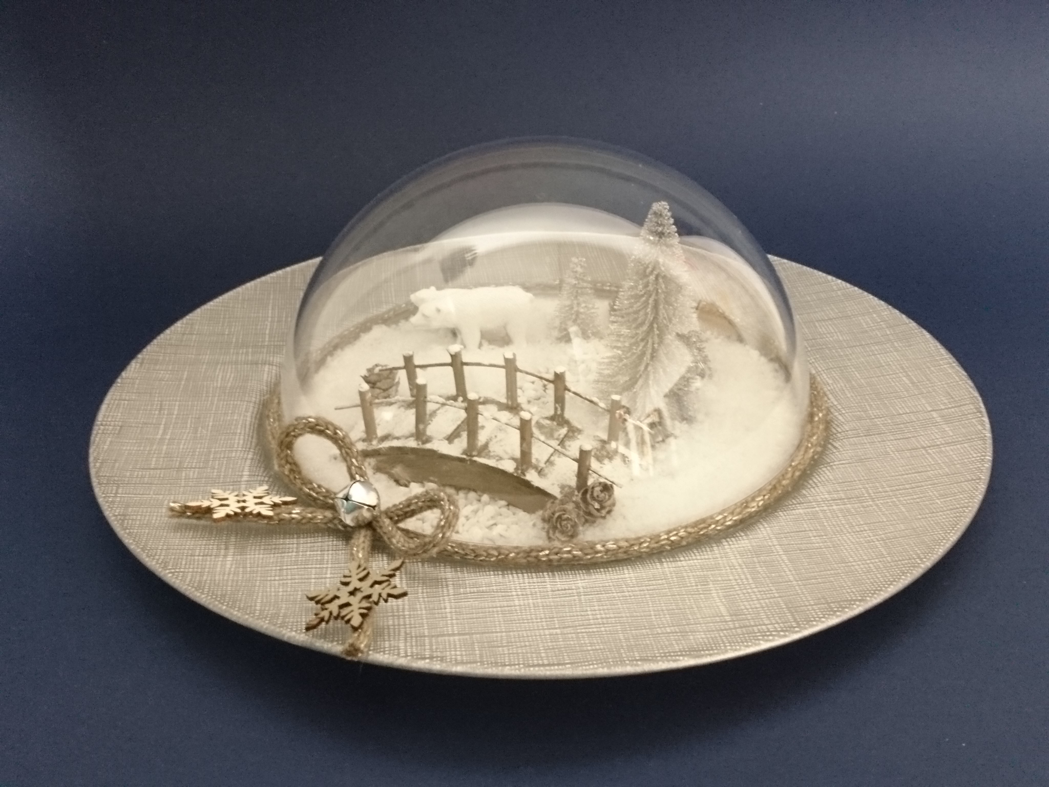 ZIMSKA DEKORACIJA POD KUPOLO