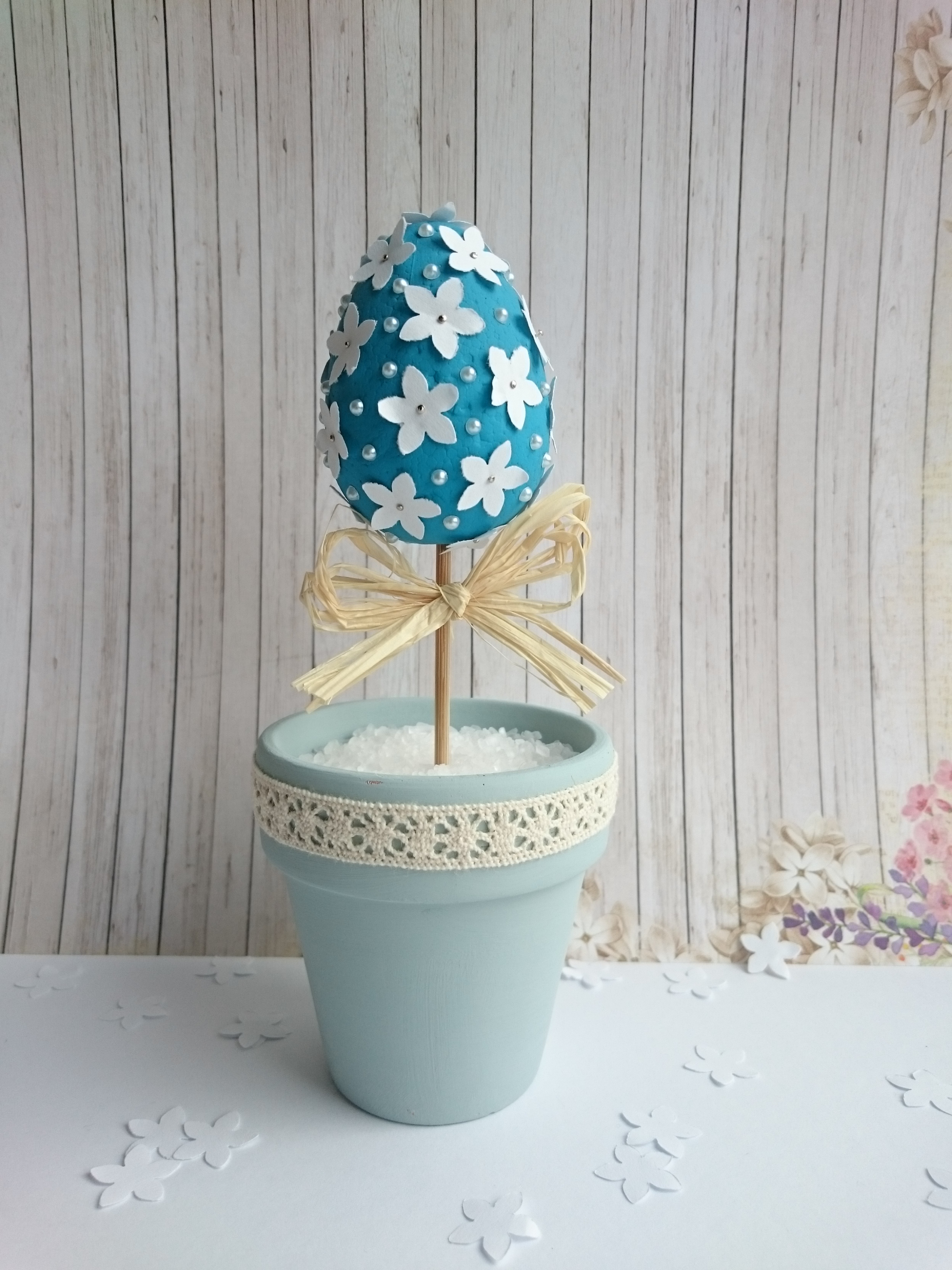 CVETOČE DREVO V LONČKU