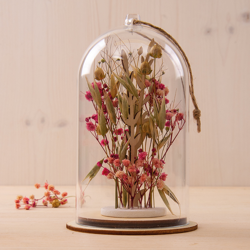 POSUŠENO CVETJE POD KUPOLO