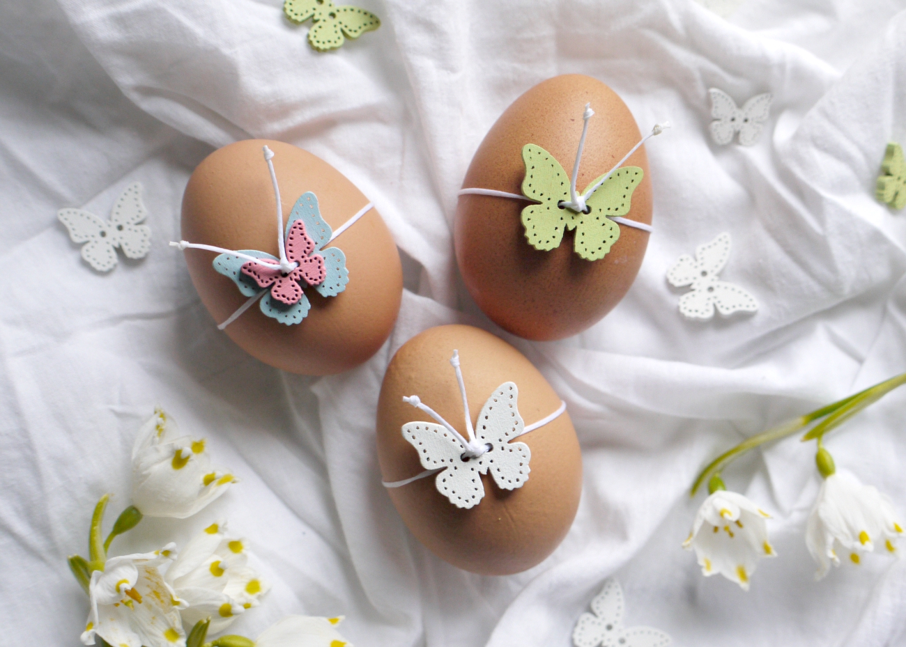 PIRHI, OKRAŠENI Z METULJČKI