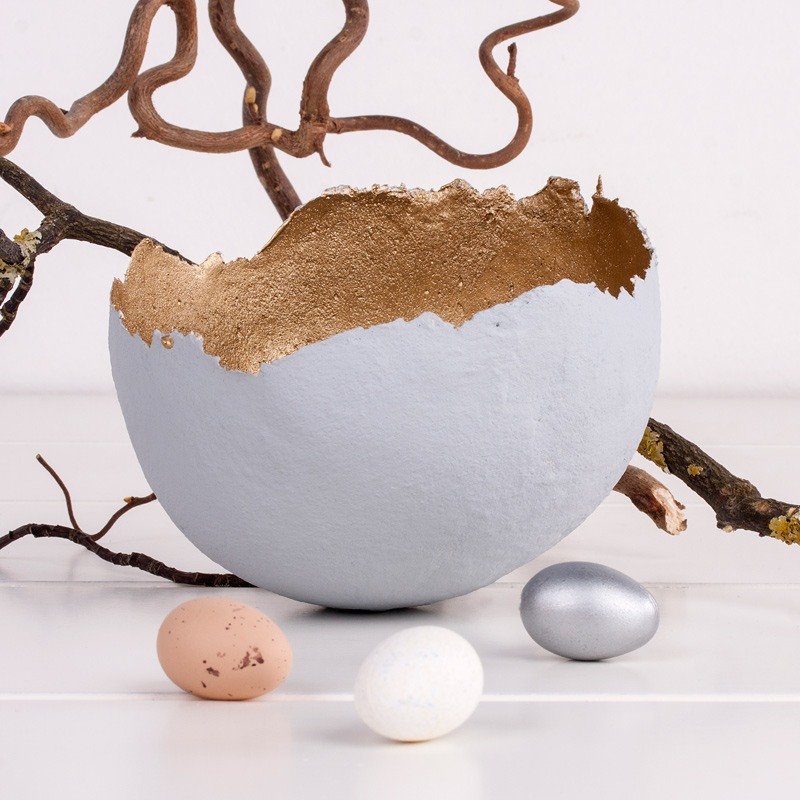 SKLEDA ZA PIRHE, Posoda z videzom jajčne lupine 