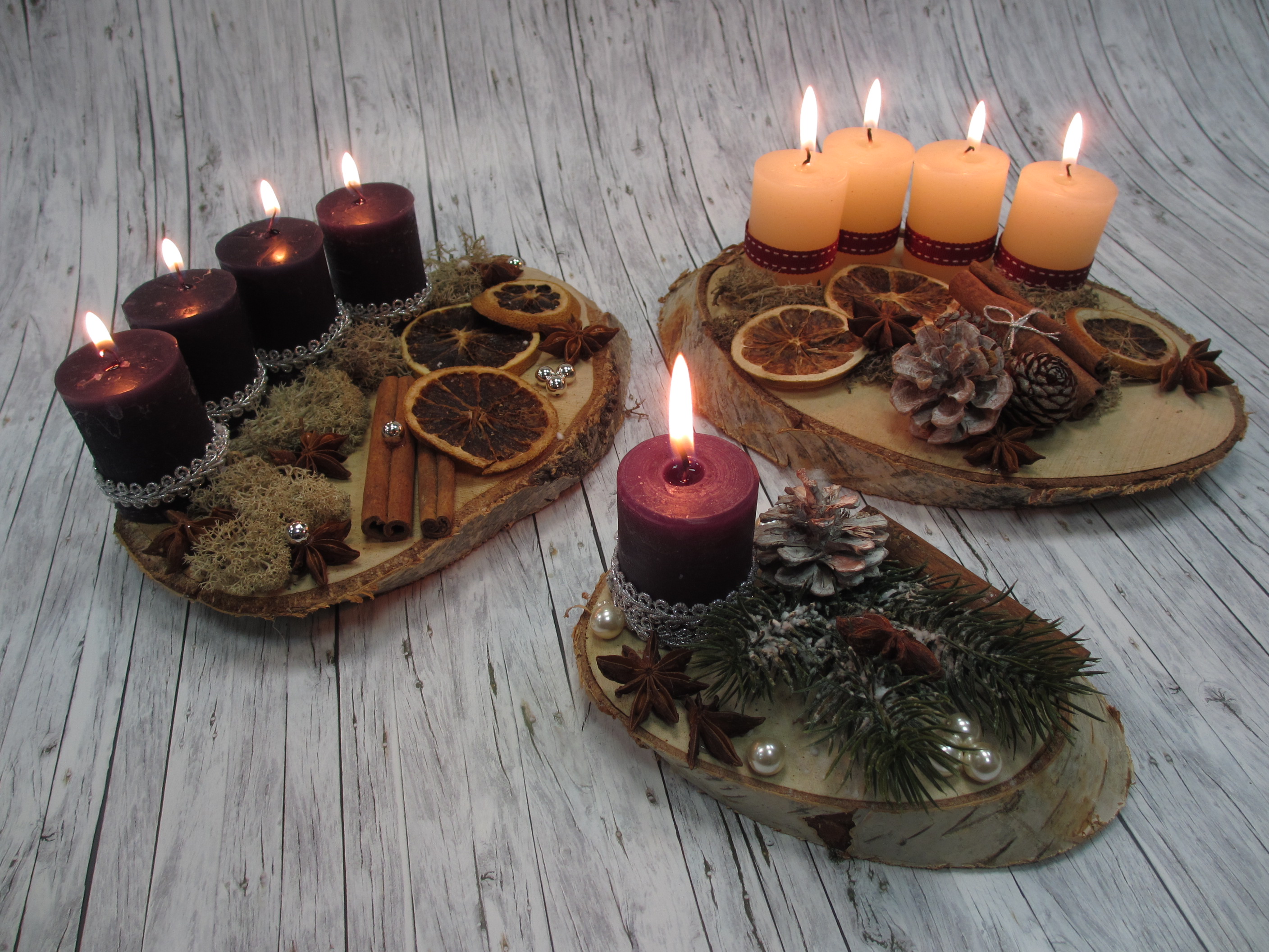 ADVENTNI ARANŽMA IZ NARAVNIH MATERIALOV