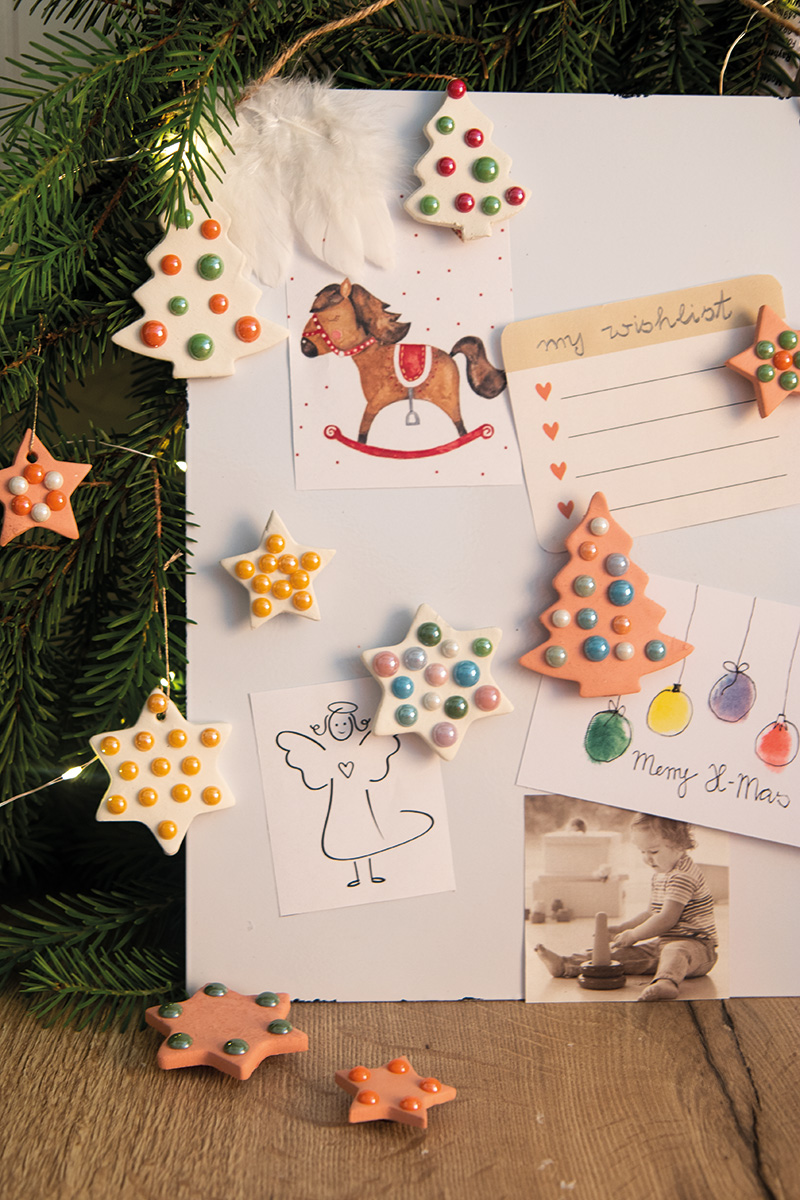 BOŽIČNI MAGNETKI IN OKRASKI